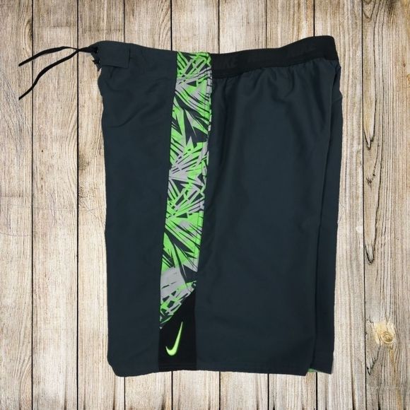NIKE MENS SWIMMING SHORTS LARGE - Picture 3 of 5